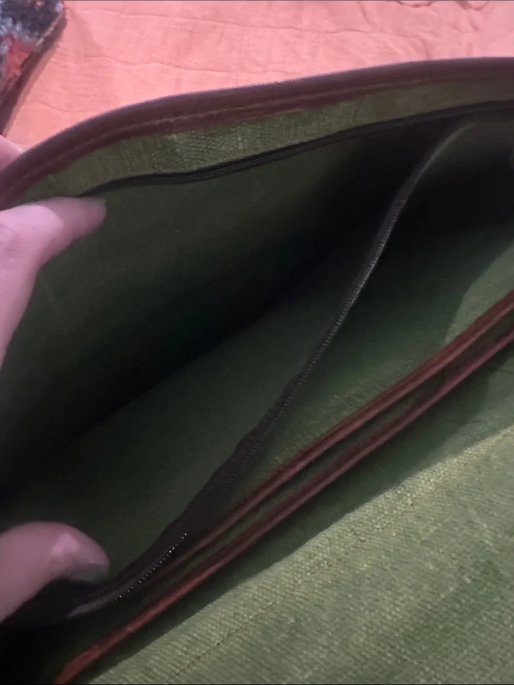 Leather Messenger Bag in Brown - Unbranded